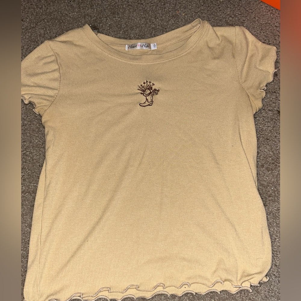 crop top with little boot